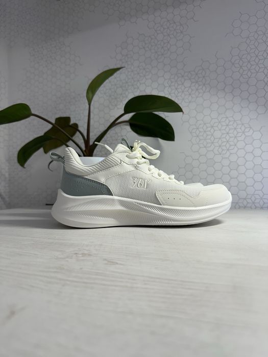 Кроссовки бренда 361° женские беговые