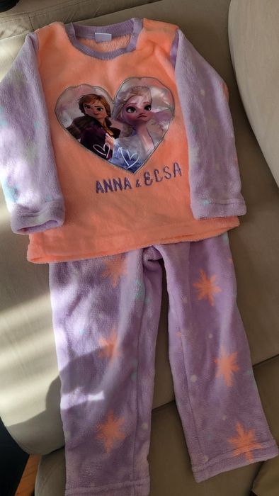 Пижами frozen,DKNY за 4 год