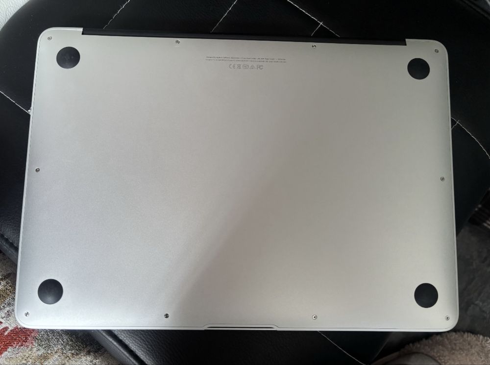 Оригинален Macbook Air 2017 13-inch с оригинална преносима чанта PKG