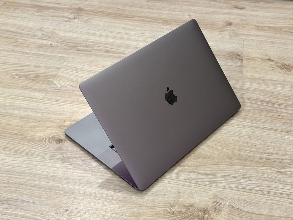*32GB Ram*16’Macbook Pro 16’ 2019/i7-9850H/1TB SSD/5300M
