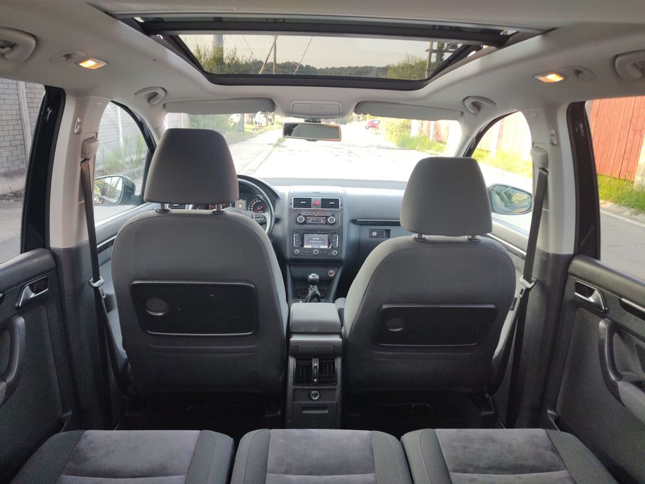 ^ Volkswagen Touran HighLine 2L TDI Euro 5
^ An fabricatie 2011
^