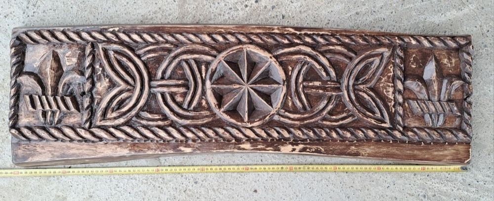 Vând stâlpi sculptați terasă, foișor, pergolă,leagăne, troițe