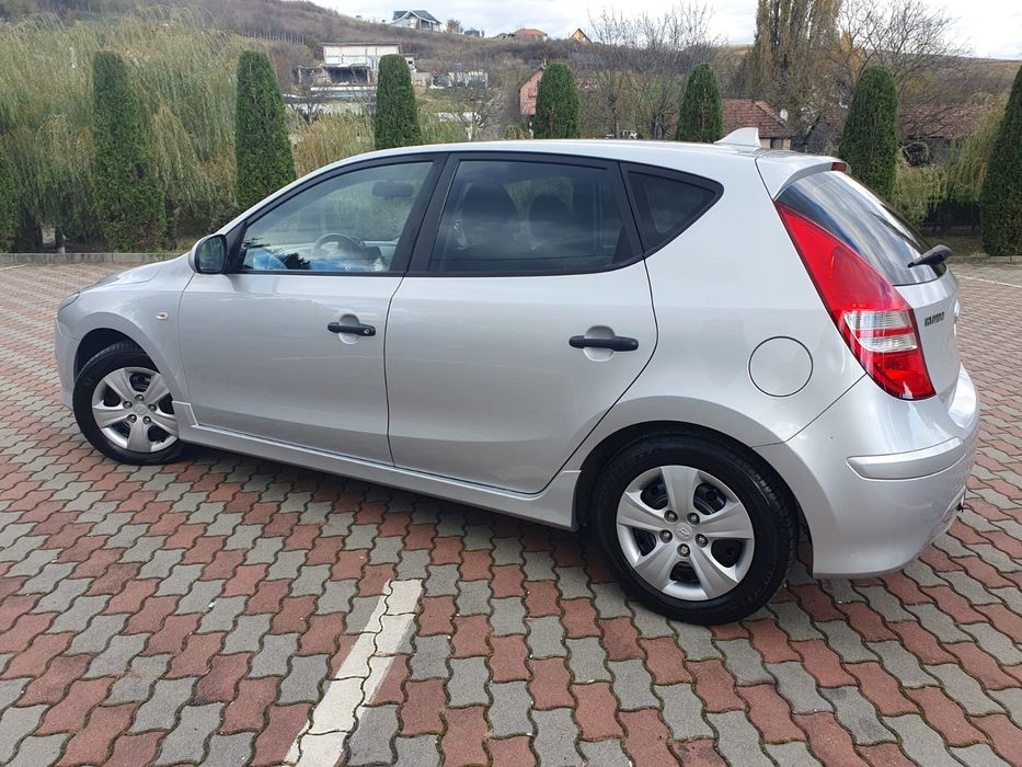 -Hyundai i30 facelift-2011-1.4benzina-109cai-euro5-germania toll -