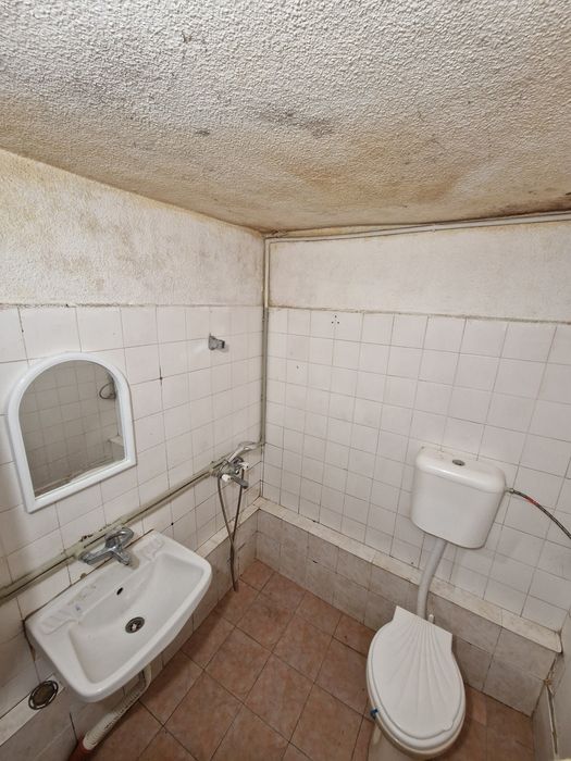 Дава се под наем Къща в Свищов - 69 кв.м за 178.5 € - Снимка #3