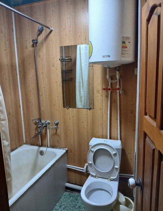 Чирчик шахар
3-микрораён   
#2-хона 2-этаж
Квартира ижарага берилад