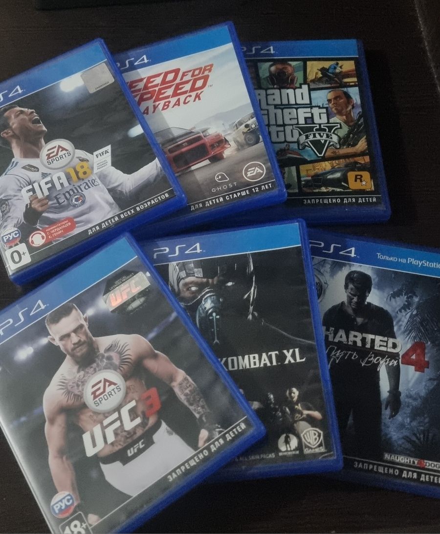 Продам Ps4/ 1тб с Играми + 2 Джойстика