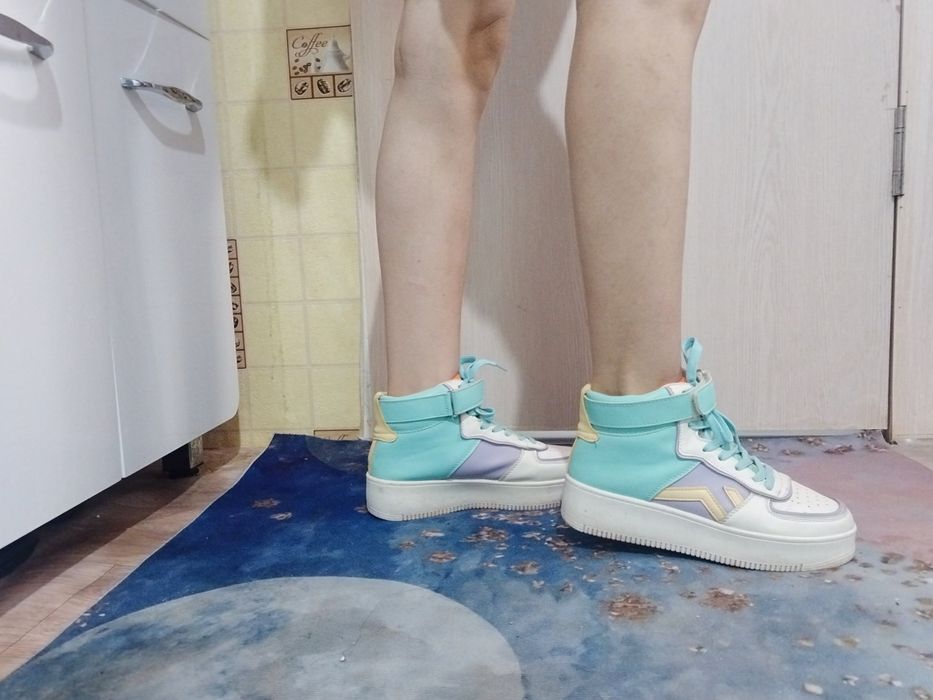 Продам удобные кроссовки!