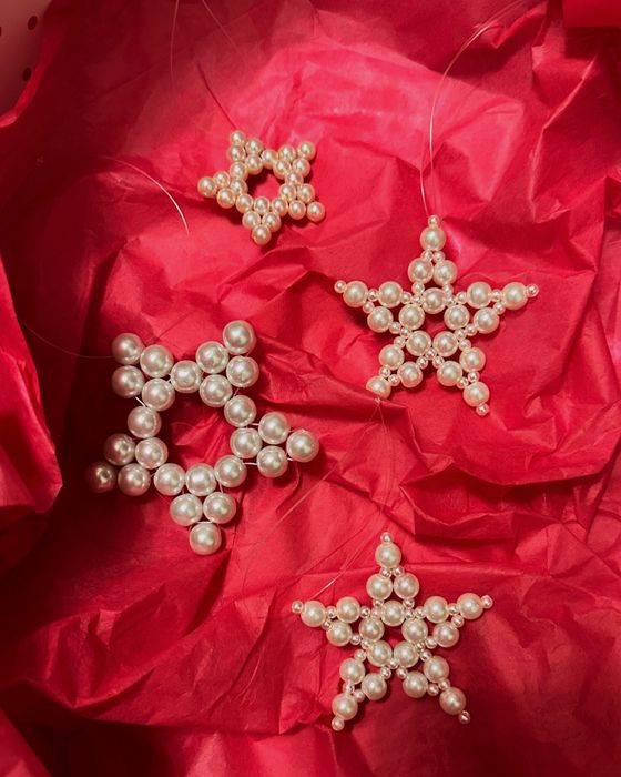 Елочные игрушки из стеклянных бусин