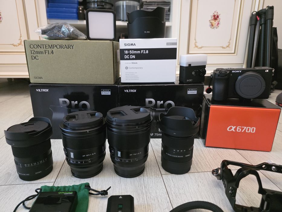 Sony Alpha 6700 impecabil, kit foto
