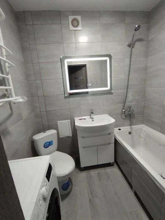 Дава се под наем Двустаен апартамент в София, Център - 55 кв.м за 458.49 € - Снимка #2