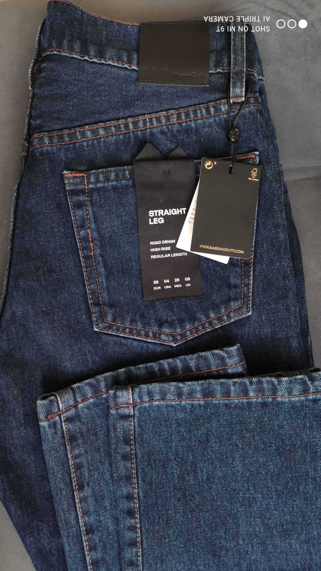 Продам джинсы новые Massimo Dutti