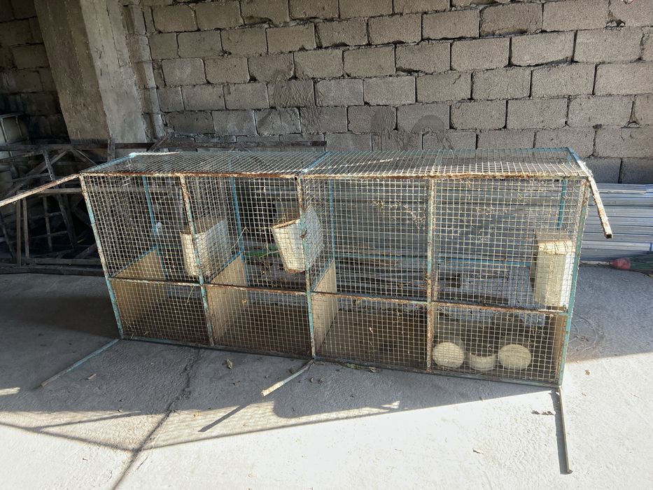 Дом для кроликов, сетка для кроликов с кормушками  с тремя отсеками