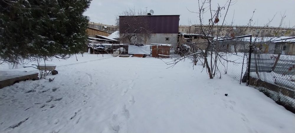 Srochna yer sotiladi