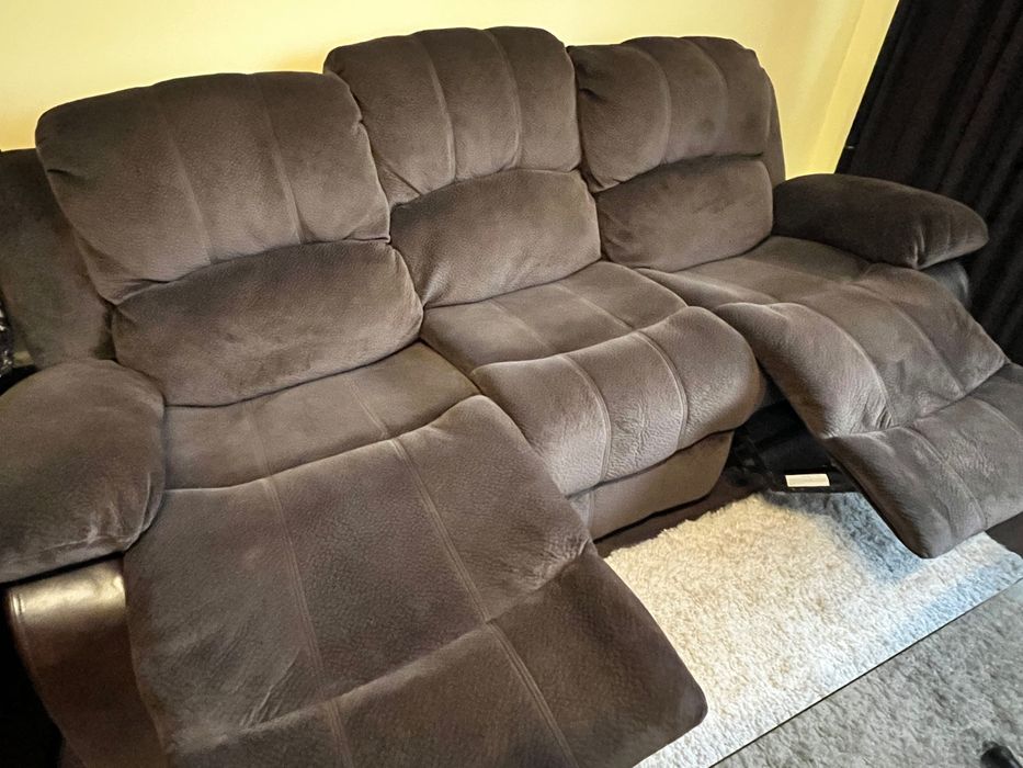 Vând mobila lemn nuc, disponibila in Sibiu