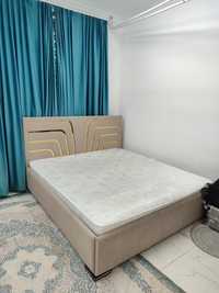 Продам  Кровать с матрас180x200 см,