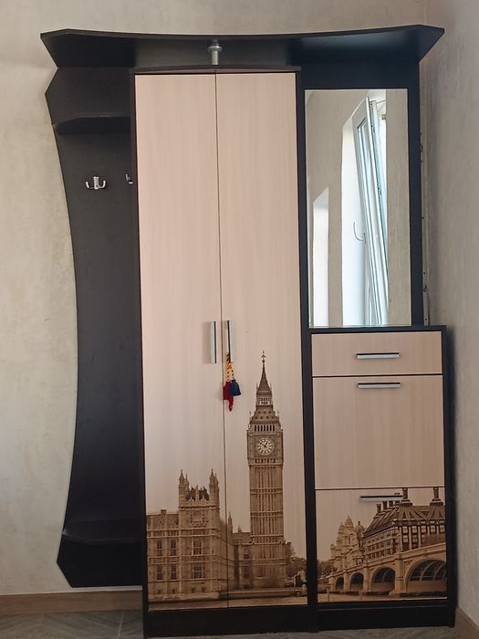 Прихожка.  Париж.