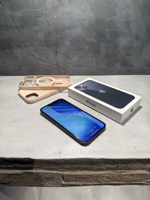 КАТО ЧИСТО НОВ Iphone 13  128 GB + подаръци
