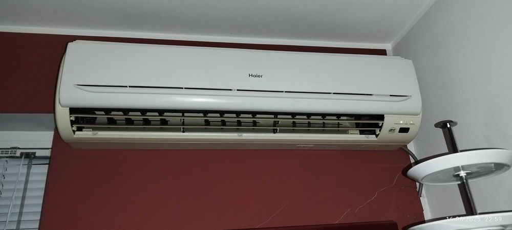 Продавам климатик HAIER - 18