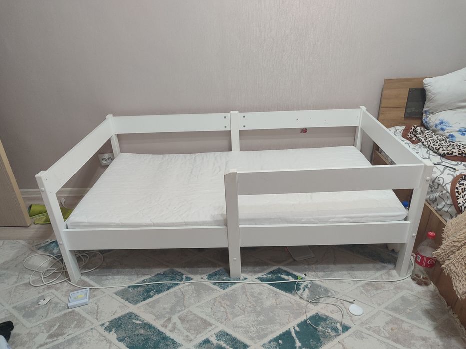 Продам кровать подростковую