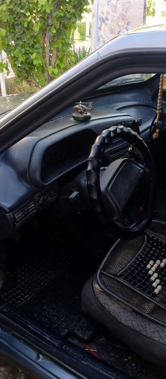 Lada 2115 sotiladi