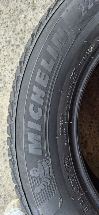 4 anvelope iarna Michelin 225/65/17.Pretul este pe bucata.