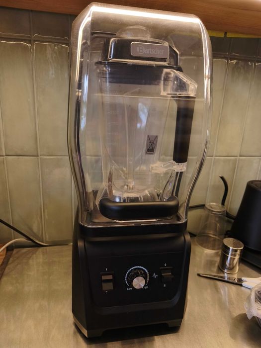 Профессиональное барное и кофейное оборудование, чайники, холодильник