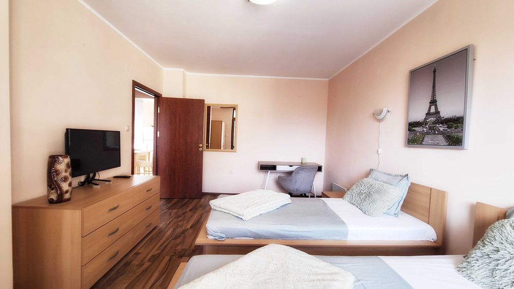 Топъл 3-стаен апартамент в „Сияна 1“, Свети Влас