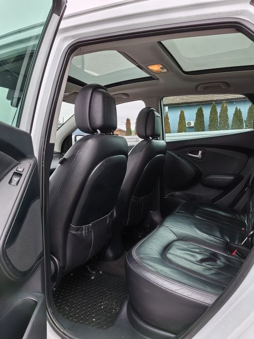 Hyundai ix35 * 2.0 diesel 184 CP* Euro 5*4x4 * cutie automată *