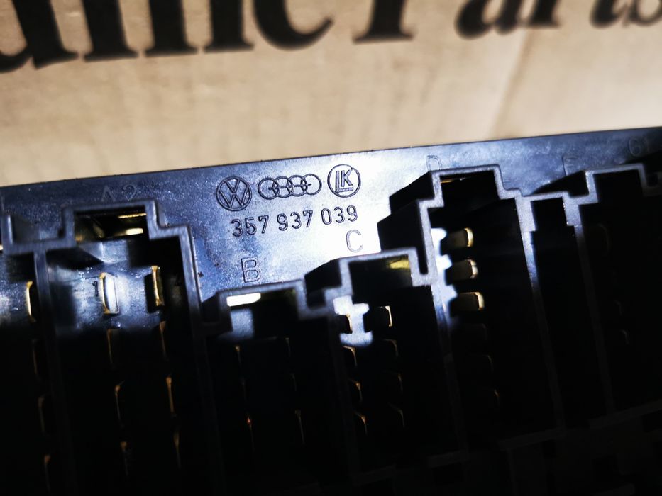 Panou sigurante original Volkswagen Passat / Golf 3 / Vento / Corrado