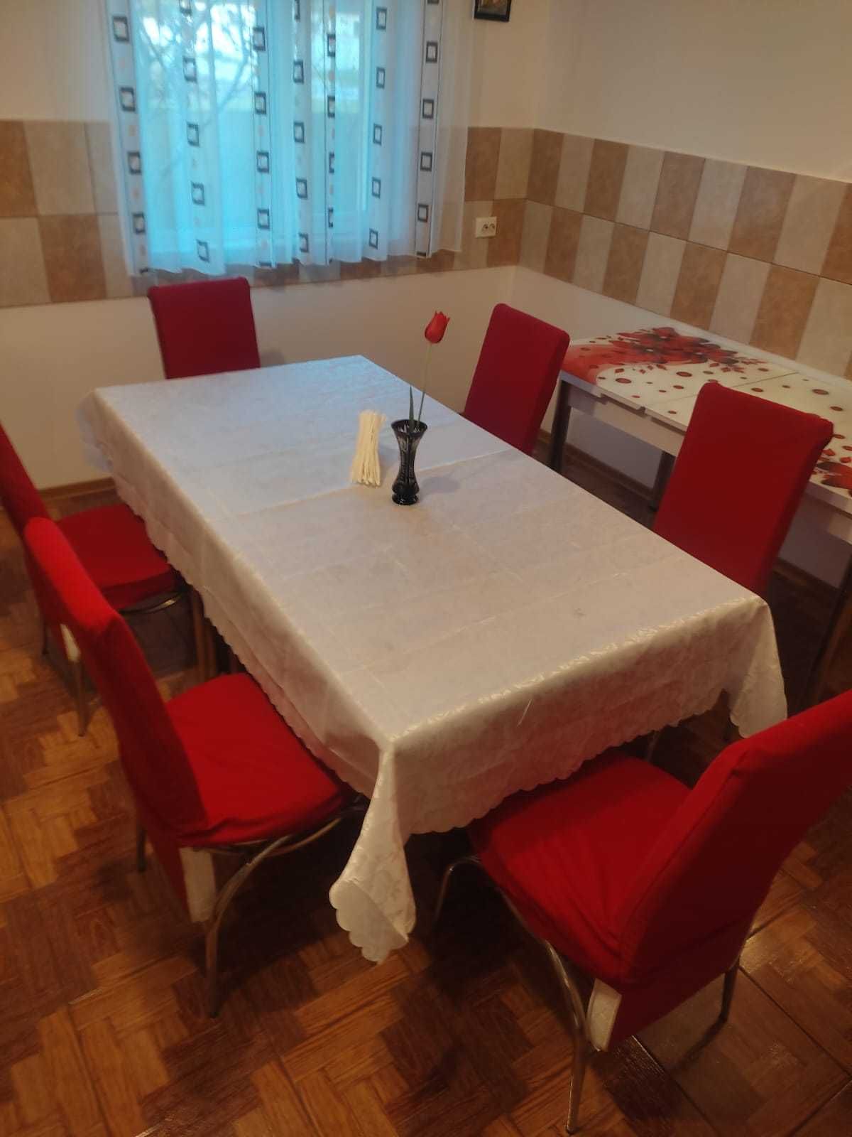 Masa plianta din lemn cu roti