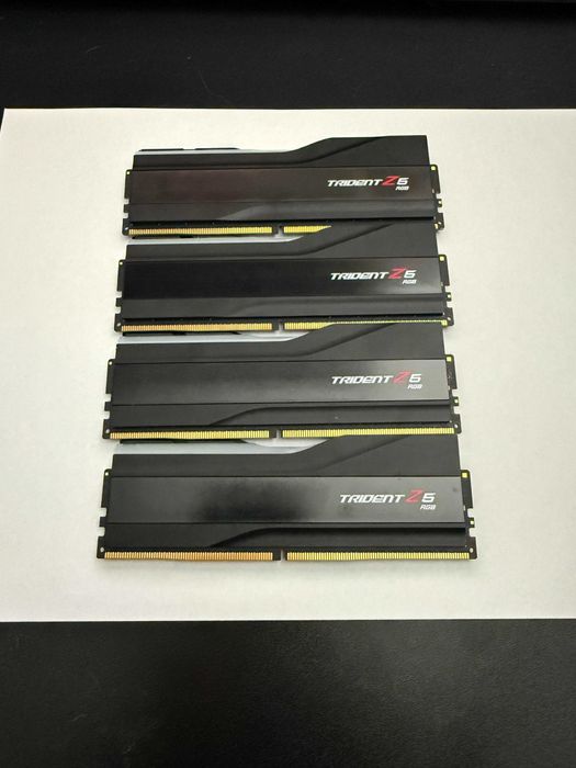 G.SKILL Trident Z5 RGB 128GB (4x32GB) DDR5 5600MHz - Garanție pe viață