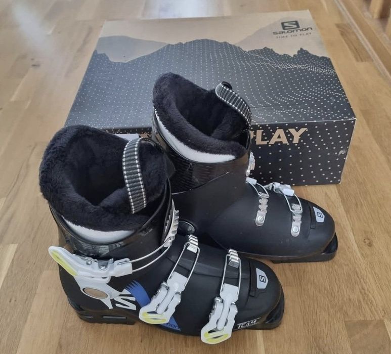 Vand clapari de schi copii,, marca Salomon, culoare negru, marime 24