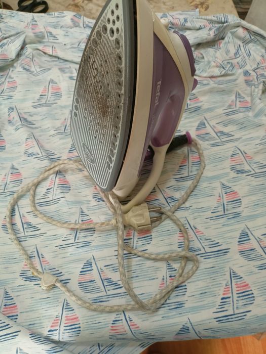 Утюг Tefal , без пара