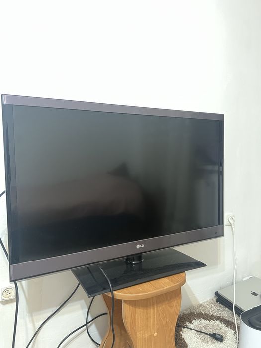 Продам на запчасти телевизор