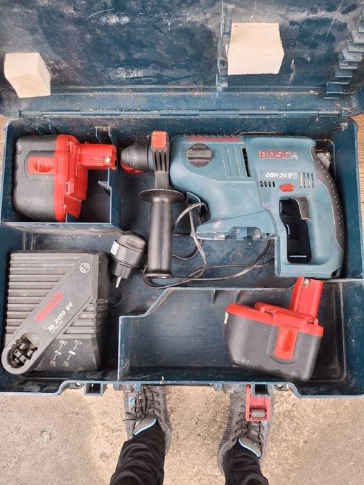 Перфоратор BOSCH