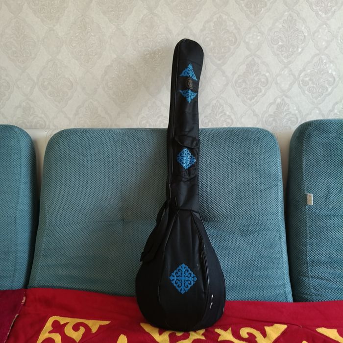 Продам домбру в хорошем состояниии