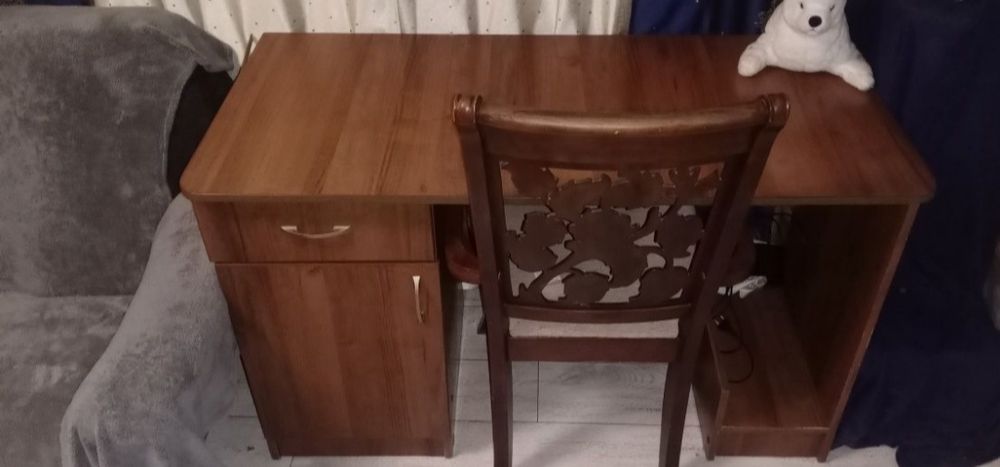 Продам стол 30000 тенге