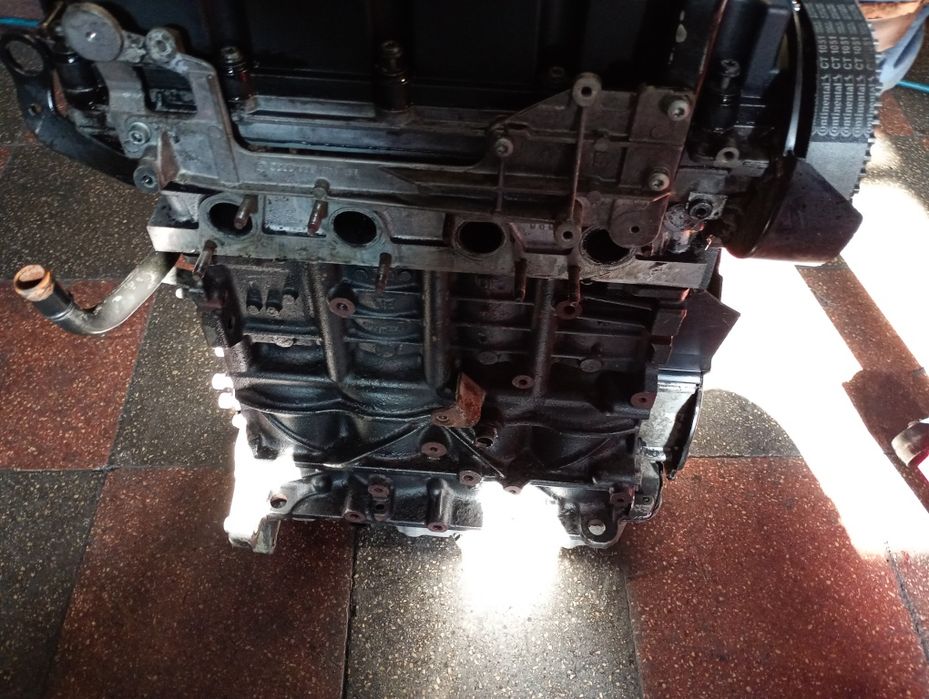 Motor complet fara anexe vw touran 2.0tdi azv vw golf5 audi a3 bkd