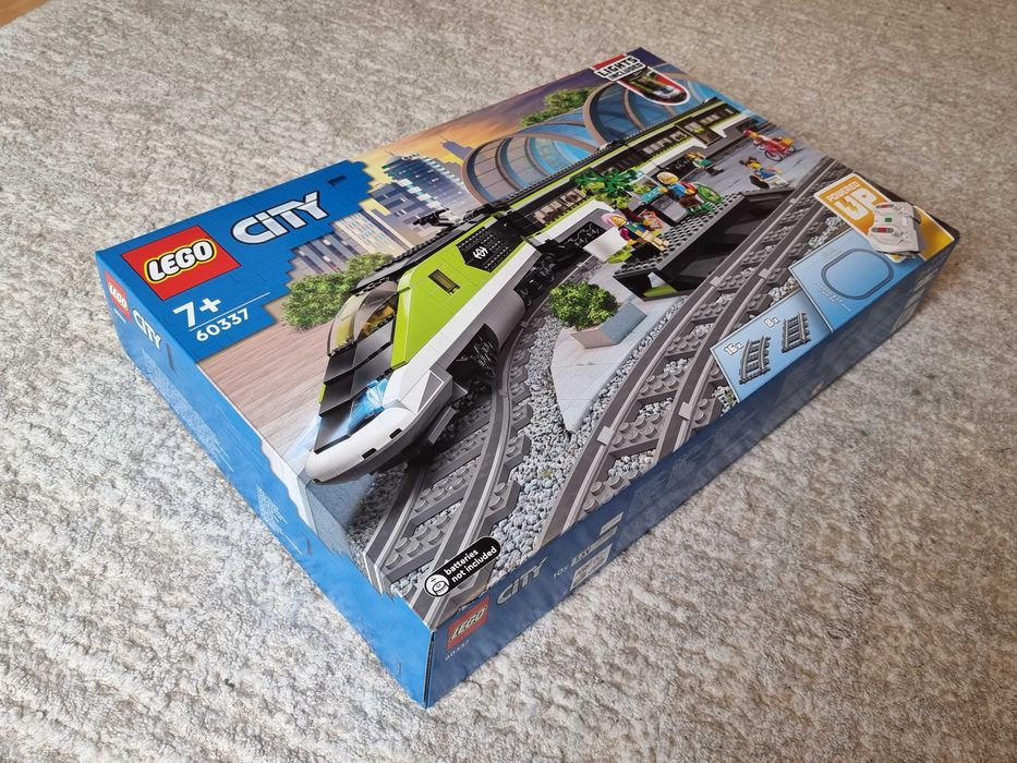 LEGO City Tren expres de pasageri 60337, 7 ani+