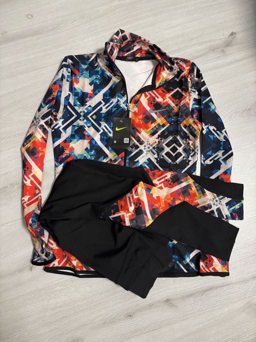 Дамски спортни екипи Nike