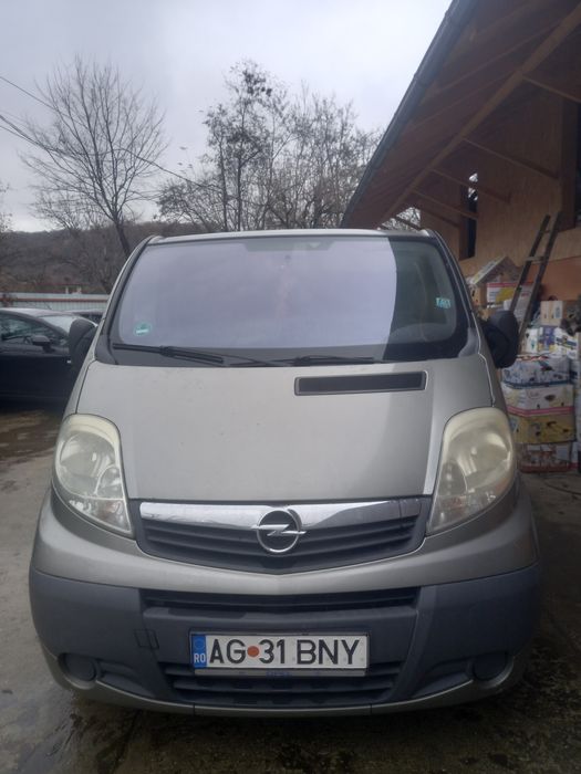Vand Opel vivaro 8+1 primul proprietar