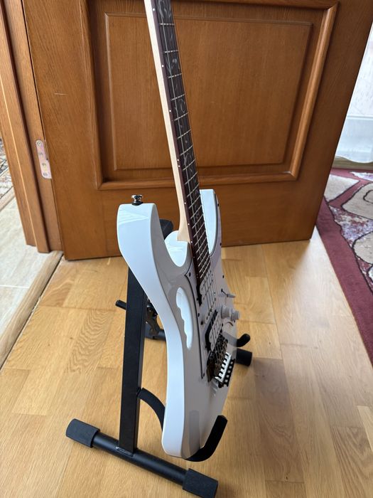 Ibanez  JemJr-WH