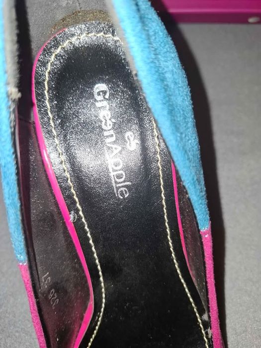 Pantofi de piele intoarsa