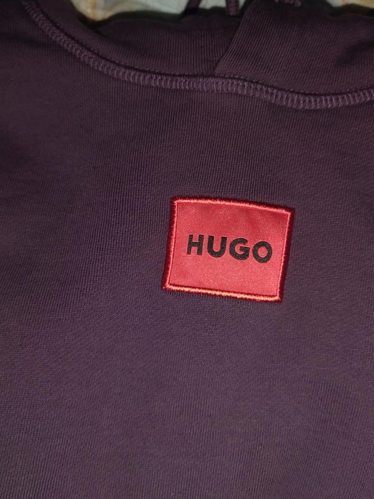 Тъмно червено худи hugo