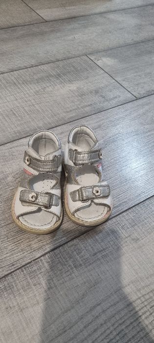 Продам детскую обувь!!!