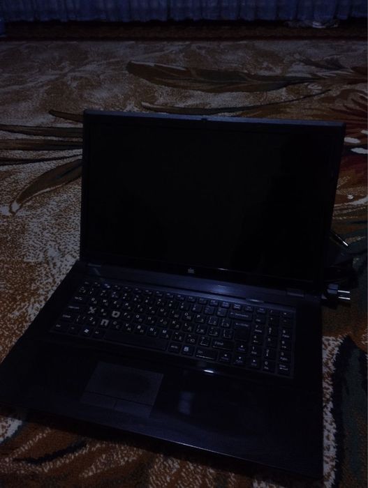 Нотбук сотилади