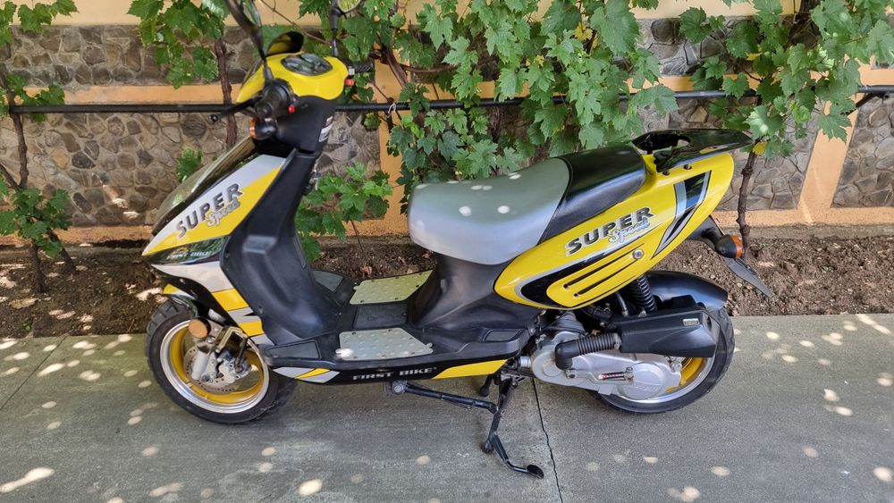 Vand scuter first bike impecabil