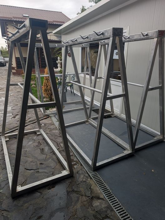 Vând suport carcasa