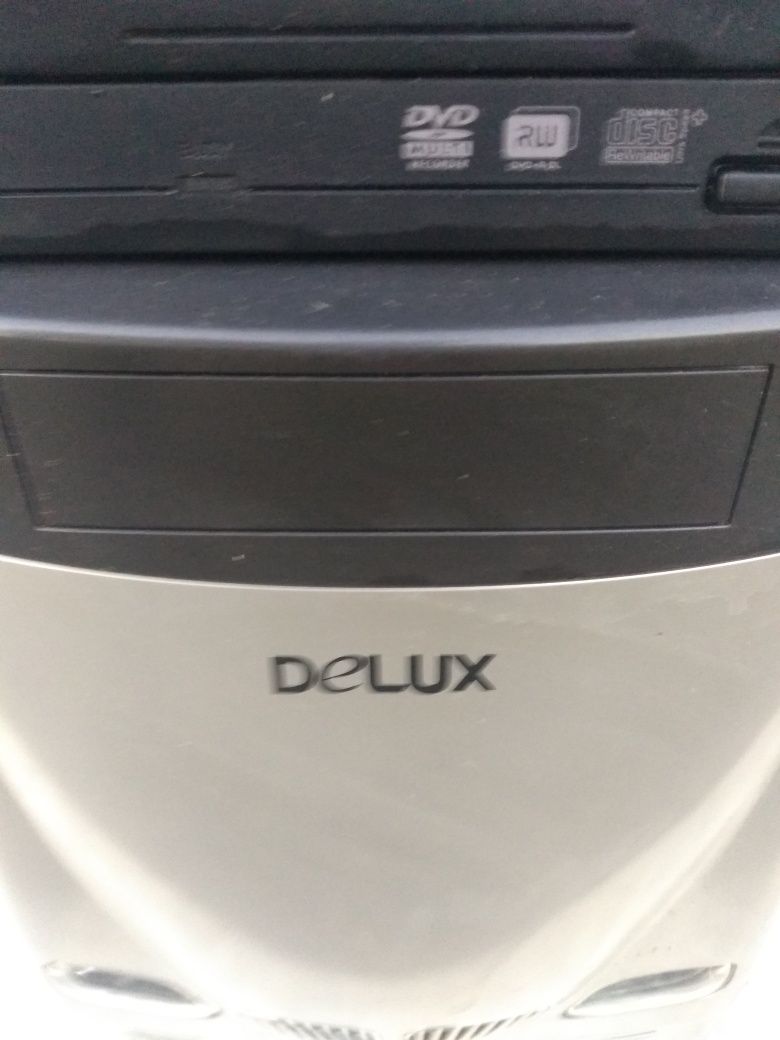 Кутия от компютър ,,ASUS ,, Delux .
