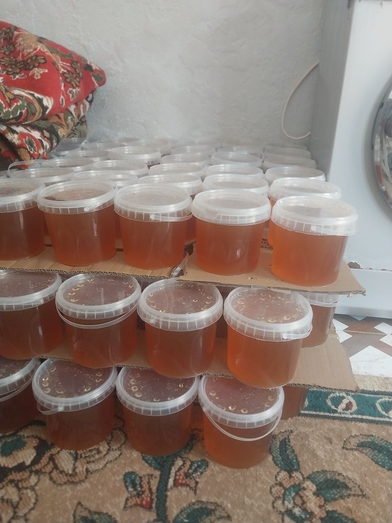 Продаётся  мёд чистый со своей пасики